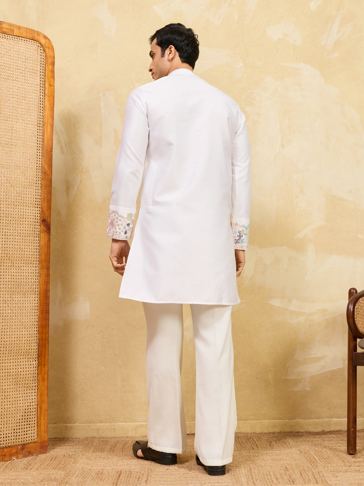 Classic White Thread Work Kurta Set For Festive Wear